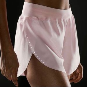 Lululemon Find Your Pace High-Rise Lined Short 3" Strawberry Milkshake Sz 4